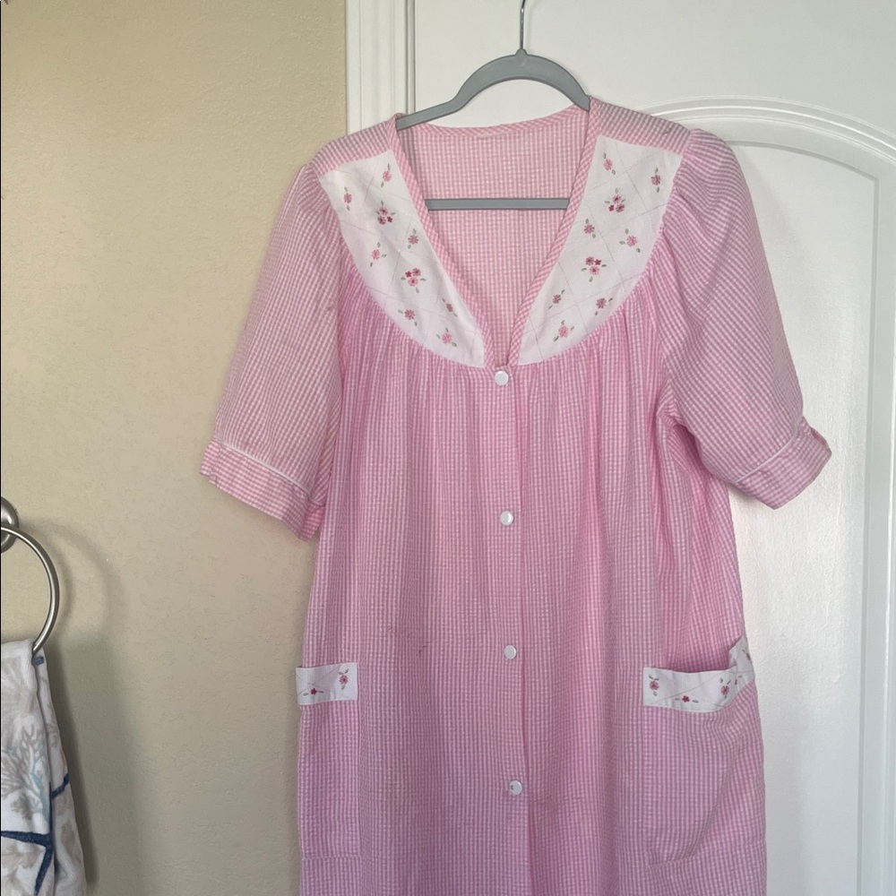 Pink Gingham housecoat Robe/ nightgown with Floral Accents - Picture 2 of 6